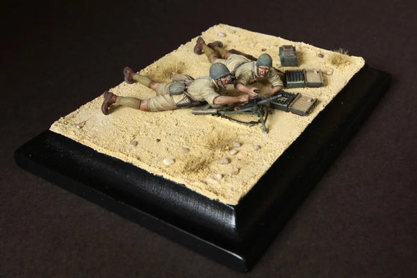 1/35 WWII Desert Campaign, 4 Figures, Resin Model Diorama Kit, Unassembled and Unpainted