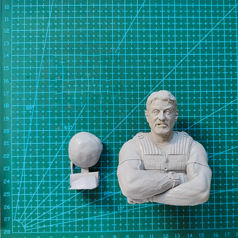 1/9 WWII Soviet Officer, 2 Figures, Resin Model Bust Kit, Unassembled and Unpainted