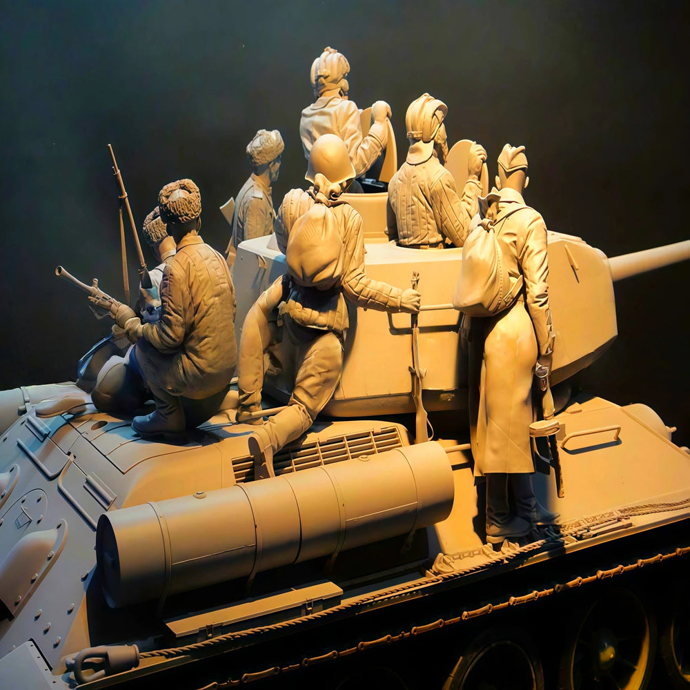 1/16 WWII Tank Crew, 7 Figures, Resin Model Diorama Kit, Unassembled and Unpainted