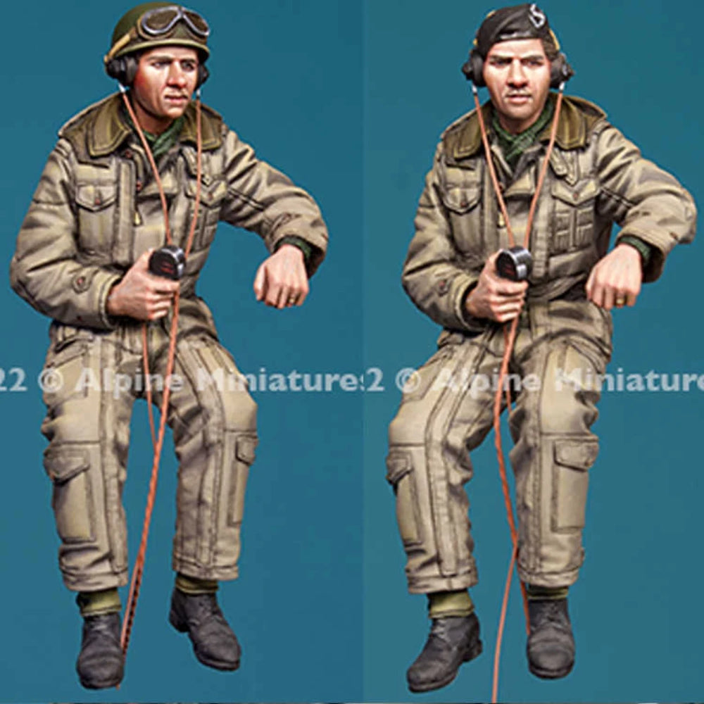 1/35 WWII British Tank Crew with Infantry Riflemen, 2 Figures, Resin Model Figure Kit, Unassembled and Unpainted