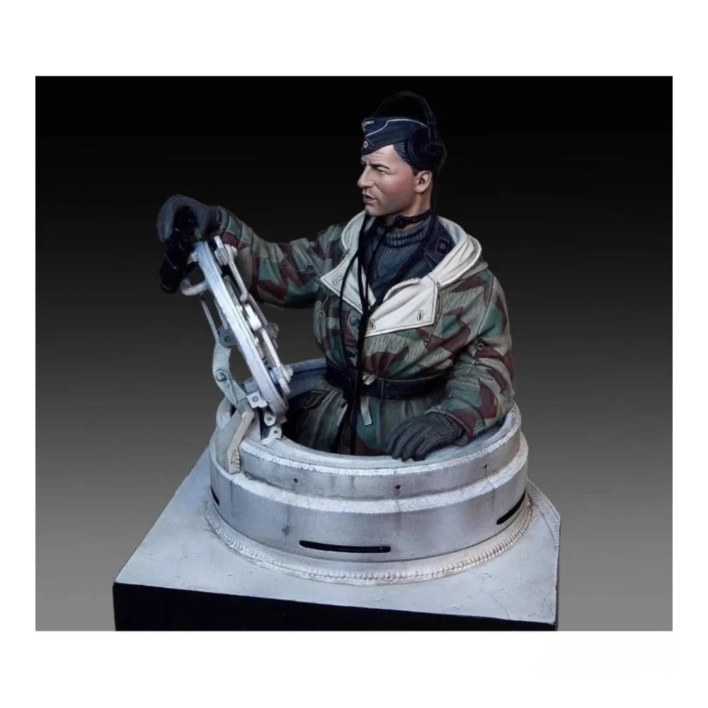 1/35 Modern Sci-Fi Gunner on Vehicle Turret, Resin Model Figure Kit, Unassembled and Unpainted