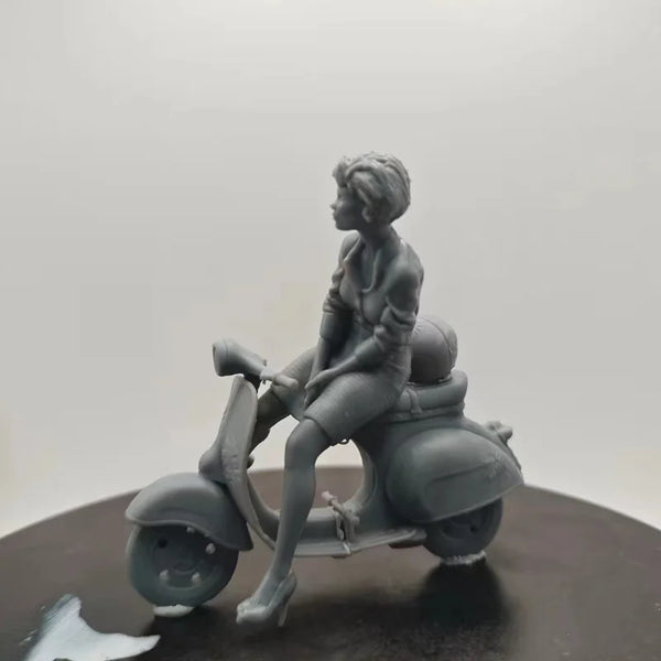 1/24 Modern 1950s Vespa Rider, Resin Model Figure Kit, Unassembled and Unpainted