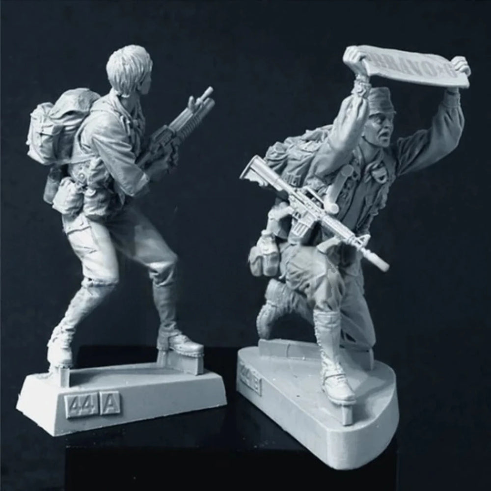 1/35 Vietnam War US Combat Squad with Rocket Launcher and Rifles, 5 Figures, Resin Model Figure Kit, Unassembled and Unpainted