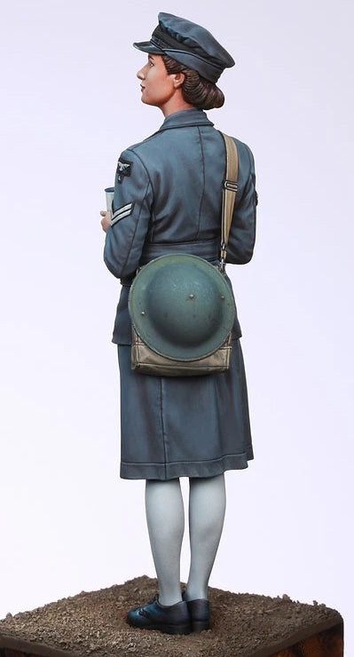 1/16 WWII British Female Soldier Officer, Resin Model Figure Kit, Unassembled and Unpainted