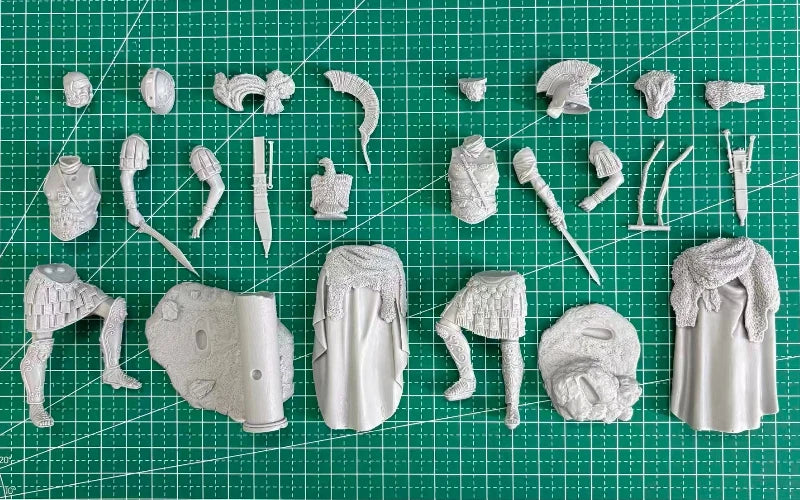 1/20 Ancient Roman, 2 Figures, Resin Model Figure Kit, Unassembled and Unpainted
