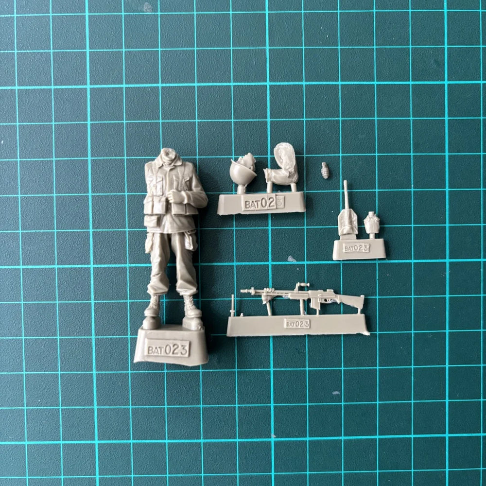 1/35 Modern US Airborne Soldier, Resin Model Figure Kit, Unassembled and Unpainted