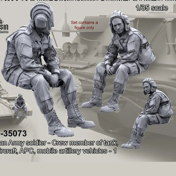 1/35 Modern Russian Soldier in Combat Crouch, Resin Model Figure Kit, Unassembled and Unpainted