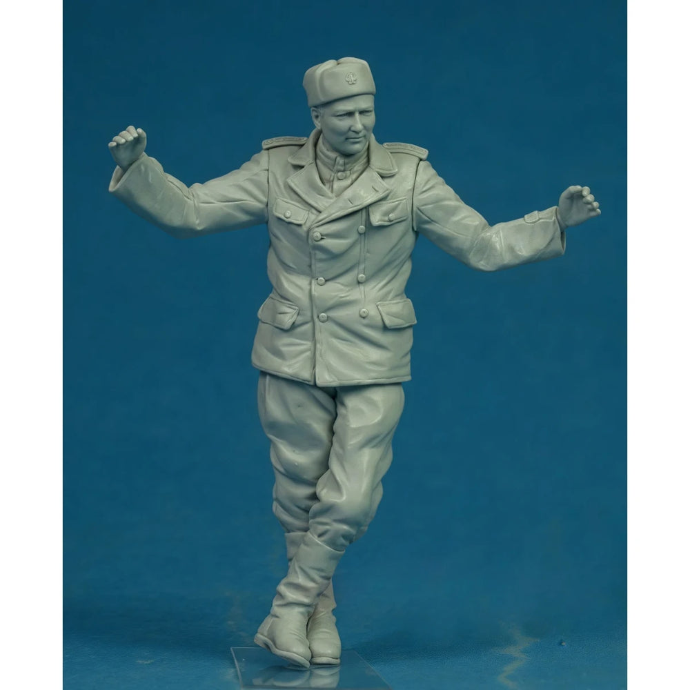 1/35 WWII Soviet Tankmen in Combat Poses, 3 Figures, Resin Model Figure Kit, Unassembled and Unpainted
