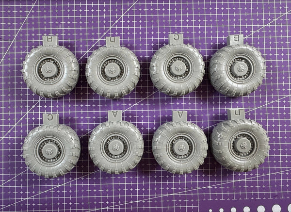 1/35 Cold War Soviet MAZ-543 Truck Wheels, Resin Model Accessory Kit, Unpainted