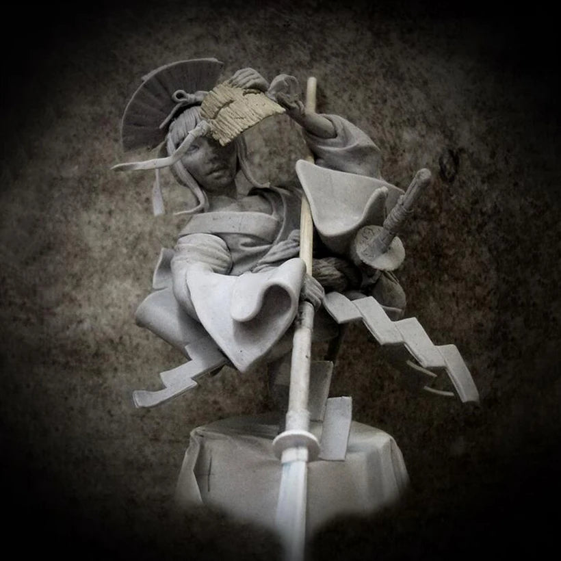 1/10 Female Warrior with Spear and Feathered Wings, Resin Model Bust Kit, Fantasy Theme, Unassembled and Unpainted