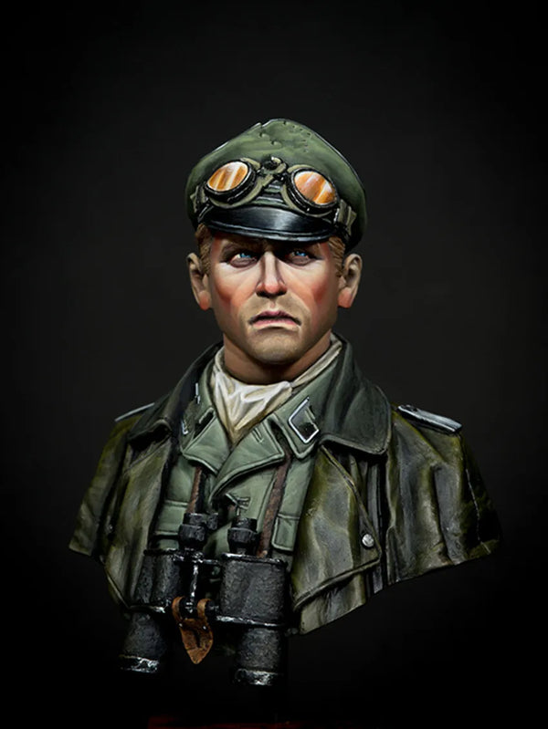 1/10 WWII German Luftwaffe Pilot with Aviator Goggles, Resin Model Bust Kit, Unassembled and Unpainted