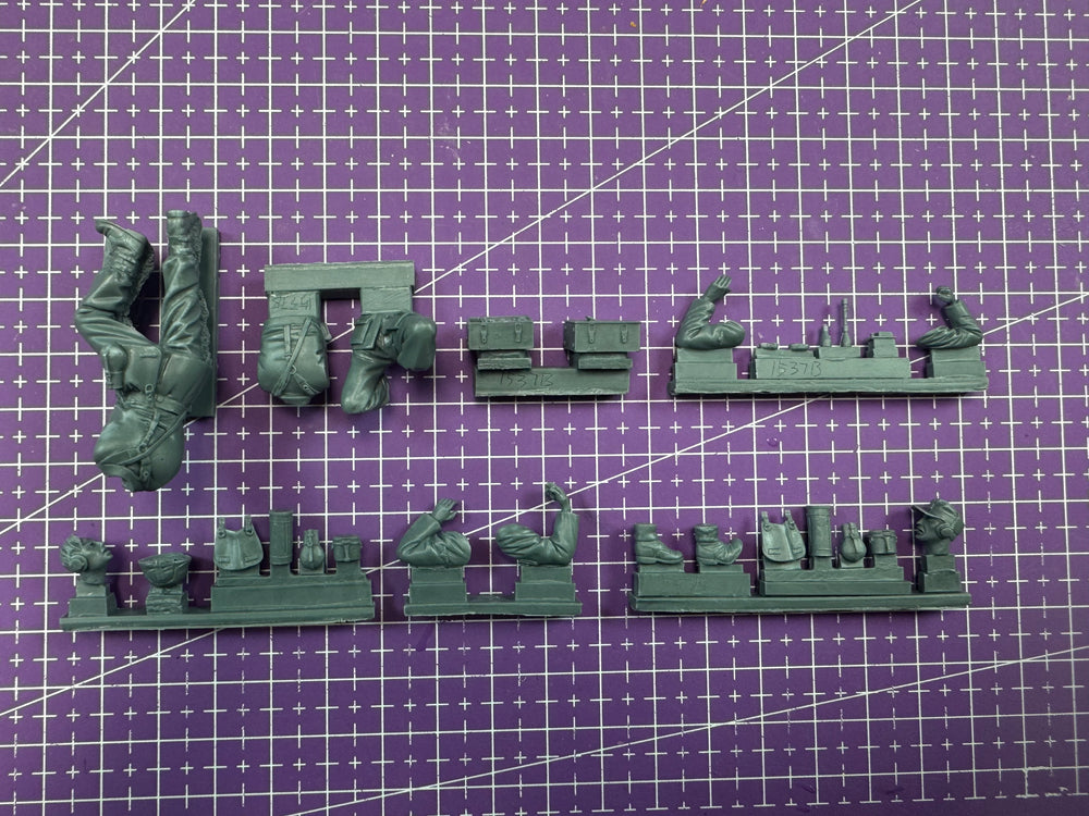 1/35 Modern Tactical Team with Radio Operator, 2 Figures, Resin Model Figure Kit, Unassembled and Unpainted