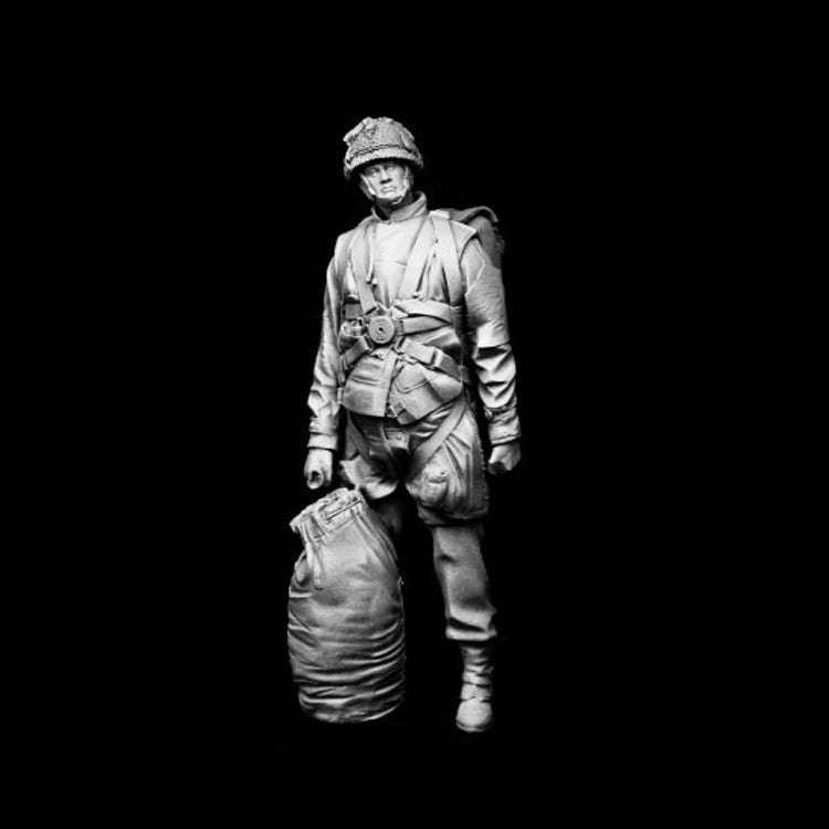 1/16 WWII British Paratrooper Armed with Sten Gun, Resin Model Figure Kit, Unassembled and Unpainted