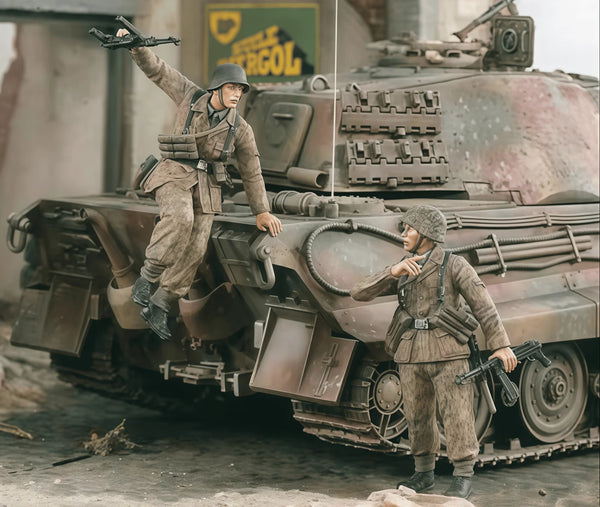 1/35 WWII Assault Team & Motorcycle, 2 Figures, Resin Model Figure Kit, Unassembled and Unpainted