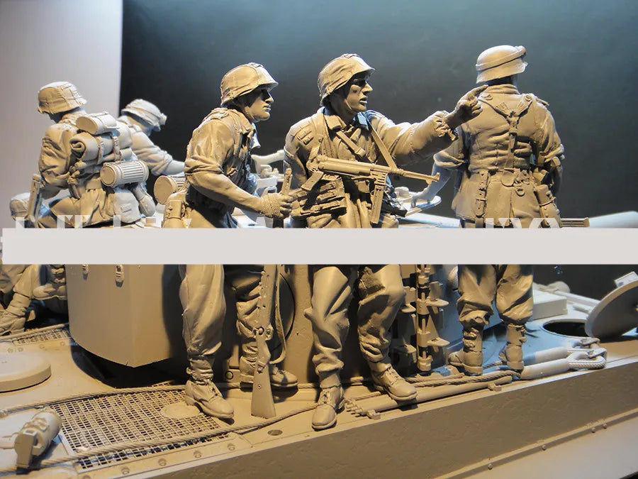 1/16 WWI Soldiers with Artillery, 3 Figures, Resin Model Figure Kit, Unassembled and Unpainted