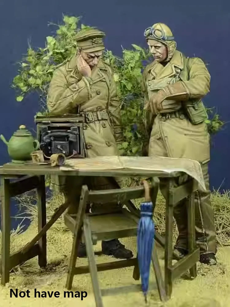 1/35 WWII British Officers at Command Post, 2 Figures, Resin Model Diorama Kit, Unassembled and Unpainted