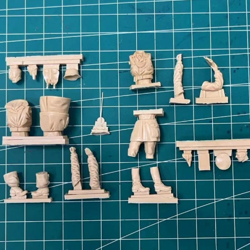 1/35 WWII German Soldiers Winter Gear, 2 Figures, Resin Model Figure Kit, Unassembled and Unpainted