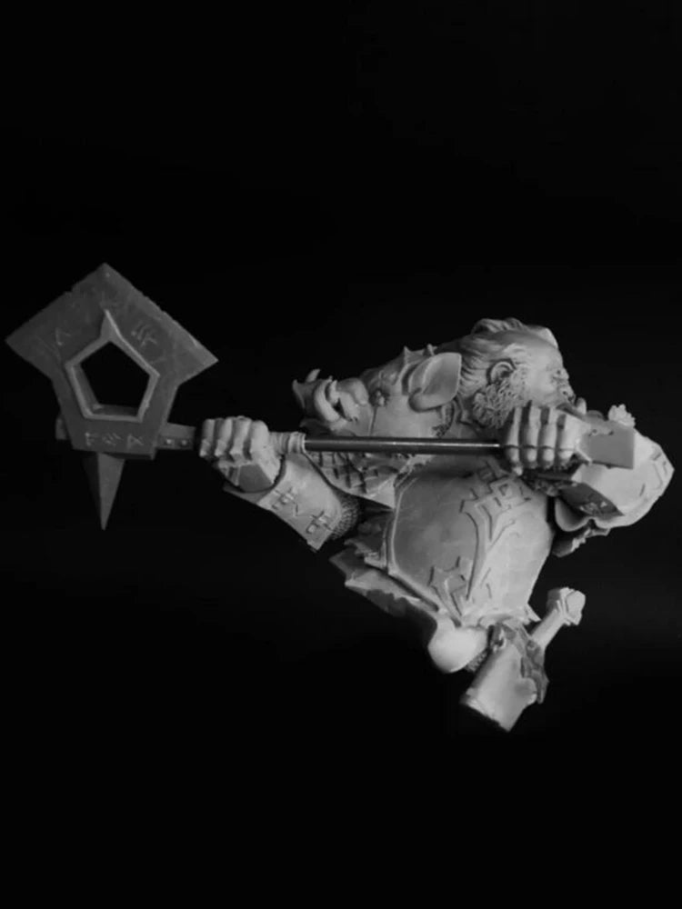 1/10 Dwarf Axeman with Crescent Blade, Resin Model Bust Kit, Fantasy Theme, Unassembled and Unpainted