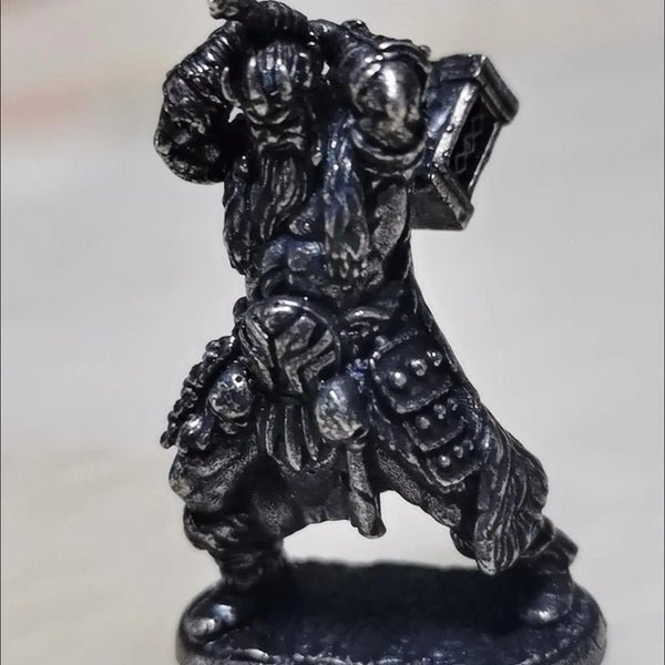 32mm Ancient Warrior King, Resin Model Figure Kit, Fantasy Theme, Unassembled and Unpainted