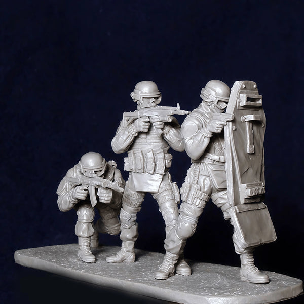 1/35 Modern Special Forces Personnel, 3 Figures, Resin Model Figure Kit, Unassembled and Unpainted