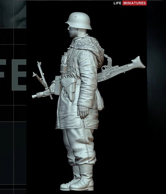 1/16 WWII German Rifleman Standing Alert with Kar98k, Resin Model Figure Kit, Unassembled and Unpainted