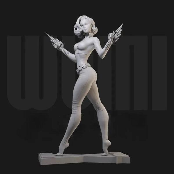 1/24 Medieval Winged Female Warrior with Dual Spears, Resin Model Figure Kit, Unassembled and Unpainted