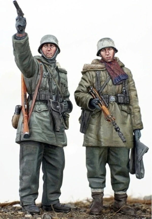 1/35 WWII German Grenadier with Raised Rifle and MP40 Gunner, 2 Figures, Resin Model Figure Kit, Unassembled and Unpainted