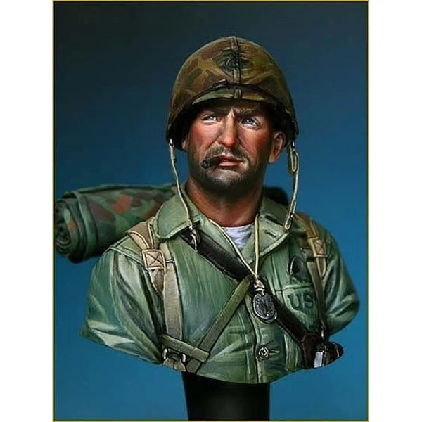 1/10 WWII US Infantryman with Bazooka, Resin Model Bust Kit, Unassembled and Unpainted