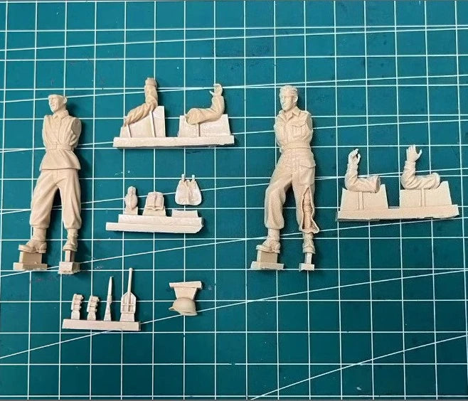1/35 WWII German Soldiers in Action, 2 Figures, Resin Model Figure Kit, Unassembled and Unpainted