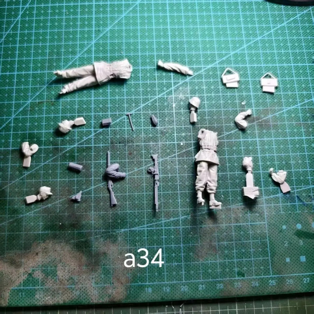 1/35 WWII European Soldiers, 6 Figures, Resin Model Figure Kit, Unassembled and Unpainted