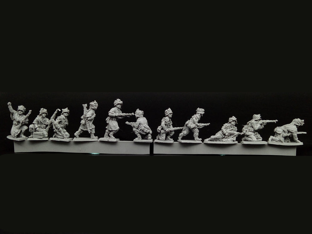 1/72 Modern Infantry Squad Assaulting, 11 Figures, Resin Model Figure Kit, Unassembled and Unpainted