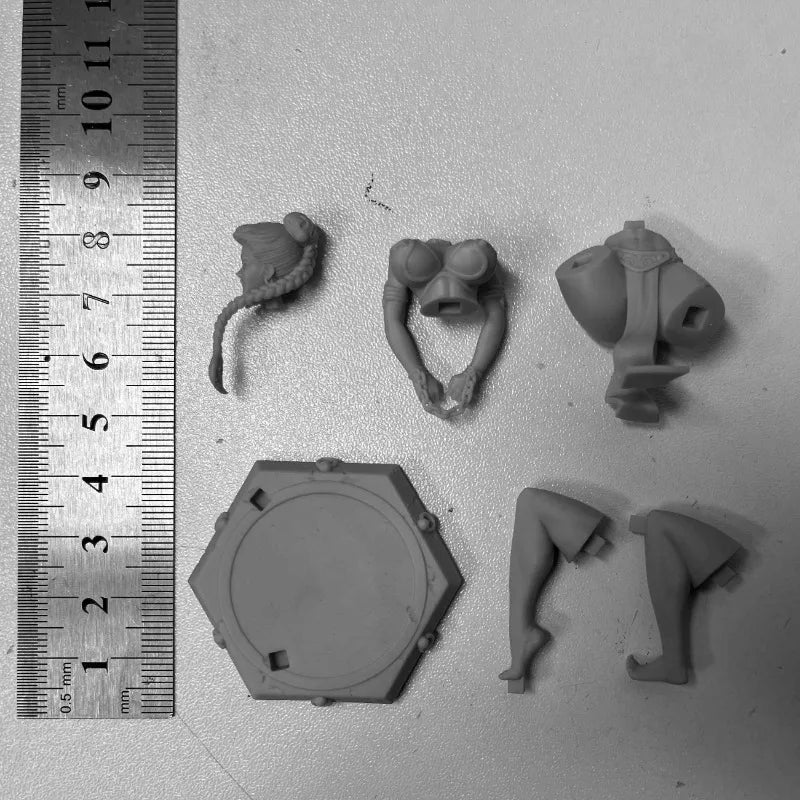 1/24 Golden Bikini Pinup, Resin Model Figure Kit, Unassembled and Unpainted