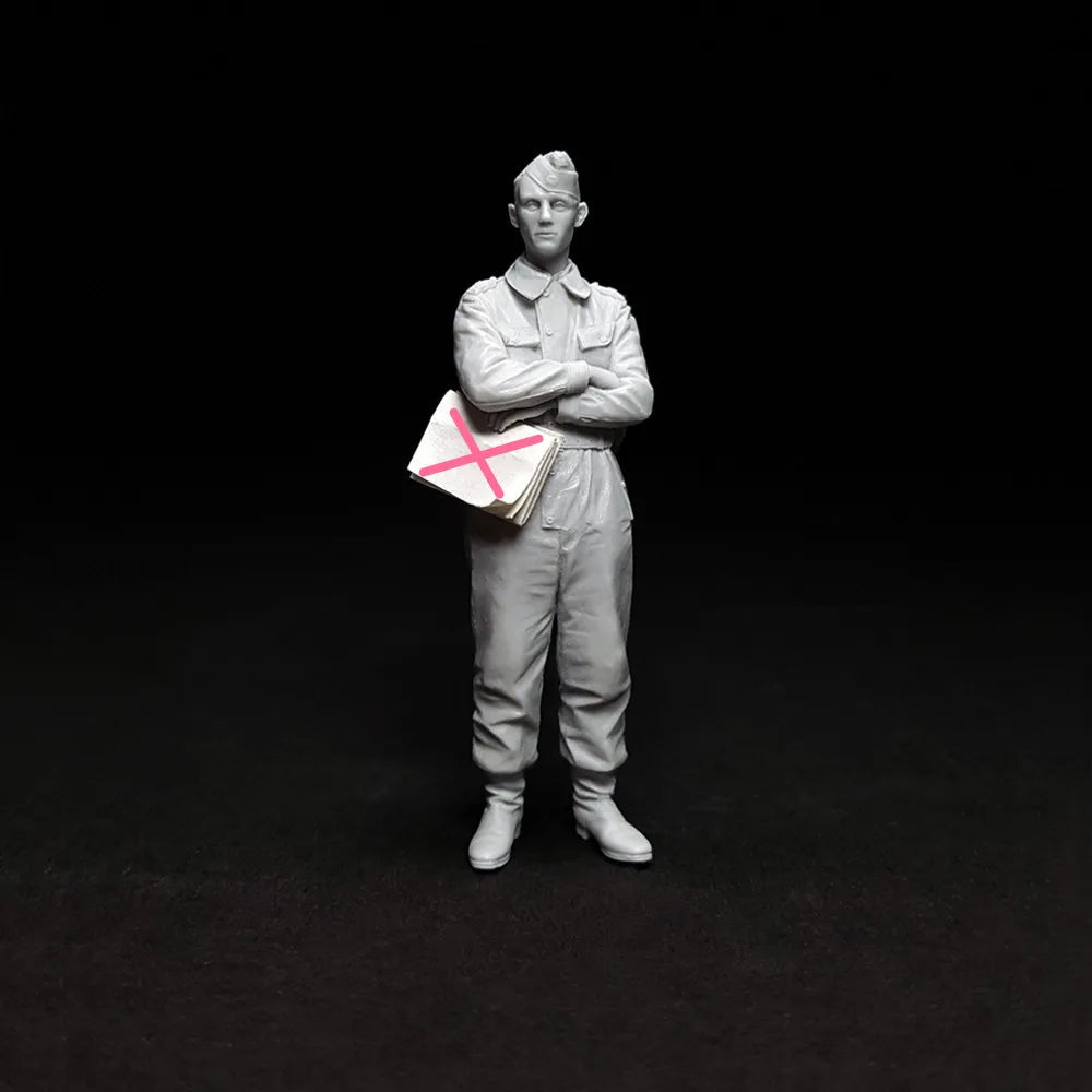 1/35 Cold War Military Serviceman, Resin Model Figure Kit, Unassembled and Unpainted