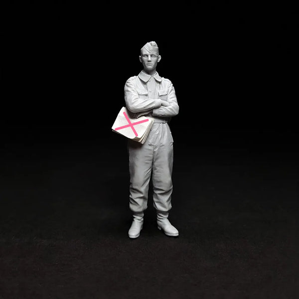 1/35 Cold War Military Serviceman, Resin Model Figure Kit, Unassembled and Unpainted