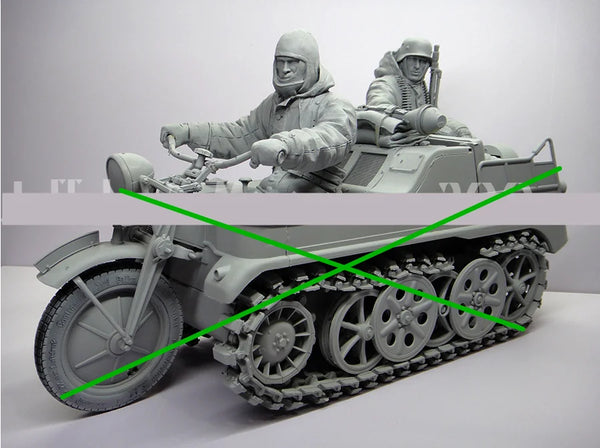 1/9 WWII German Soldiers with Kettenkrad, 2 Figures, Resin Model Figure Kit, Unassembled and Unpainted