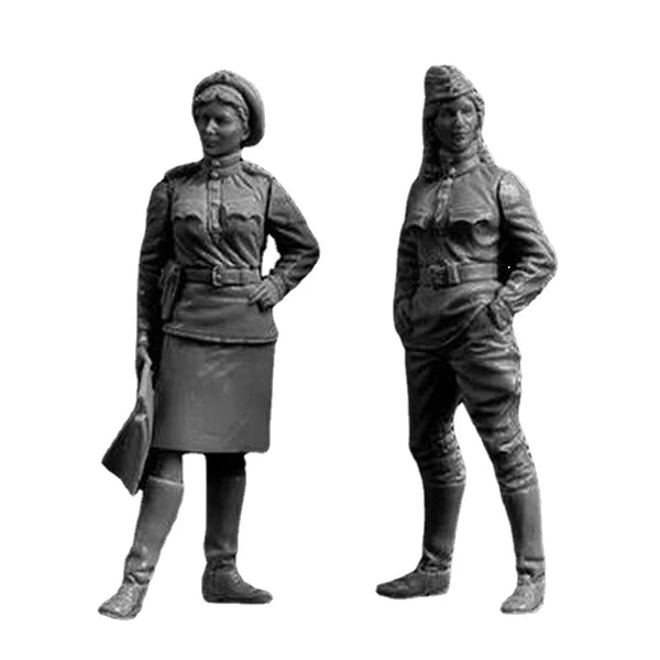 1/35 WWII Soviet Female Medic and Combat Soldier, 2 Figures, Resin Model Figure Kit, Unassembled and Unpainted