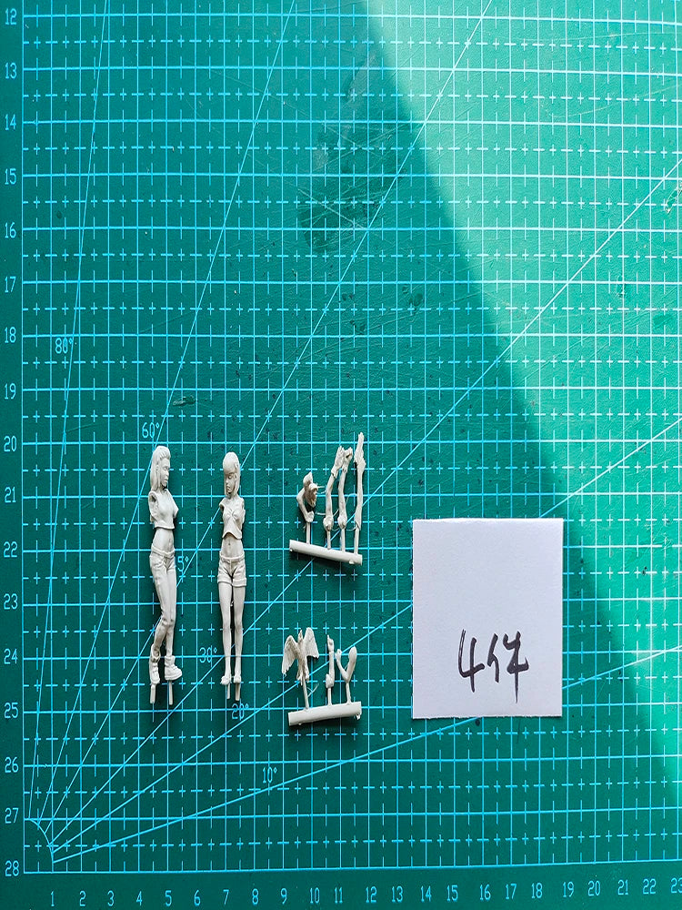 1/32 Female Warrior Officer, 3 Figures, Resin Model Figure Kit, Fantasy Theme, Unassembled and Unpainted