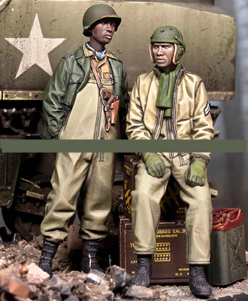 1/35 WWII Soviet Infantrymen, 2 Figures, Resin Model Figure Kit, Unassembled and Unpainted