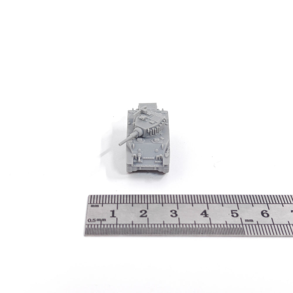 1/144 WWII American M5A1 Stuart Light Tank, Resin Model Vehicle Kit, Unassembled and Unpainted