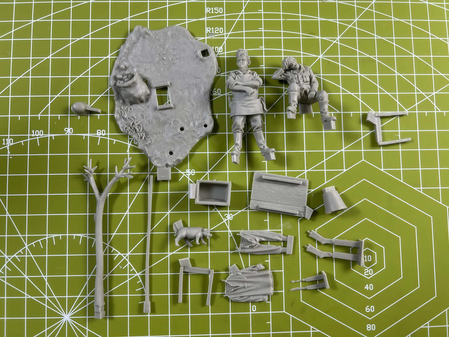 WWII German Army Cooks 2-Figure Diorama Set 1/35 Resin Kit - resin model view 3