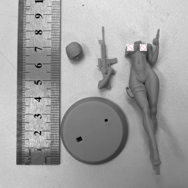 1/24 Female Gunner, Resin Model Figure Kit, Anime Theme, Unassembled and Unpainted