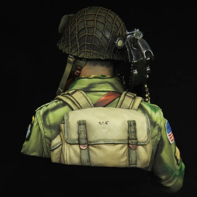 1/10 WWII US Paratrooper with Helmet Net and Garand, Resin Model Bust Kit, Unassembled and Unpainted