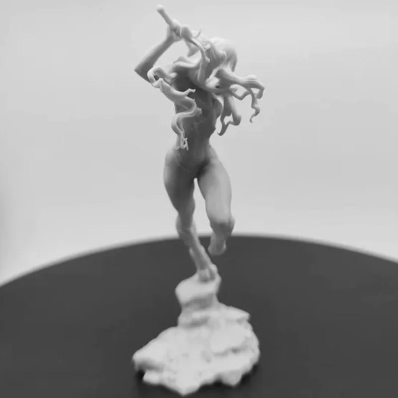 1/24 Warrior with Crescent Horns Thrusting Spear, Resin Model Figure Kit, Fantasy Theme, Unassembled and Unpainted