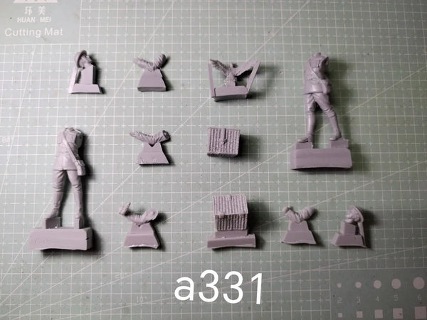 1/35 Infantry Squad, 13 Figures, Resin Model Figure Kit, Sci-Fi Theme, Unassembled and Unpainted