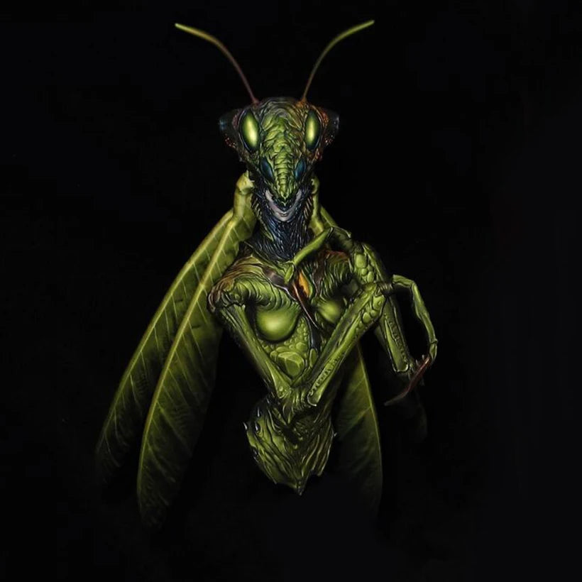 1/9 Alien Insectoid Mantis Creature, Resin Model Bust Kit, Sci-Fi Theme, Unassembled and Unpainted