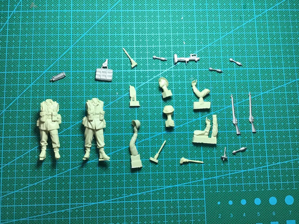 1/35 WWII British Infantry Squad with Lee-Enfields, 2 Figures, Resin Model Figure Kit, Unassembled and Unpainted