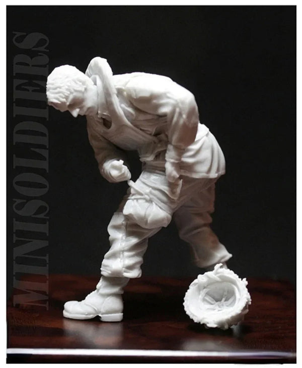 1/35 WWII US Airborne Paratrooper, 2 Figures, Resin Model Diorama Kit, Unassembled and Unpainted