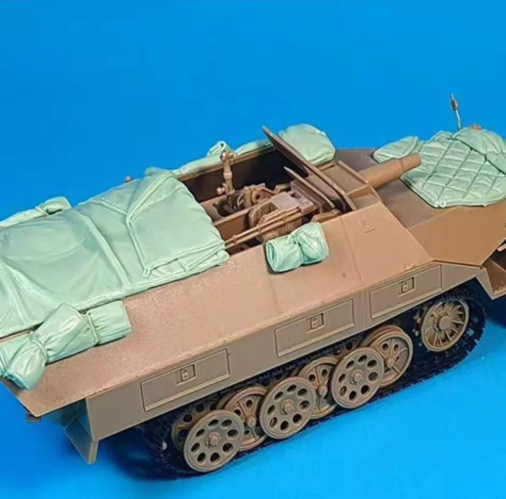 WWII German SD.KFZ 251 Half-Track, Resin Model Vehicle Kit, Unassembled and Unpainted