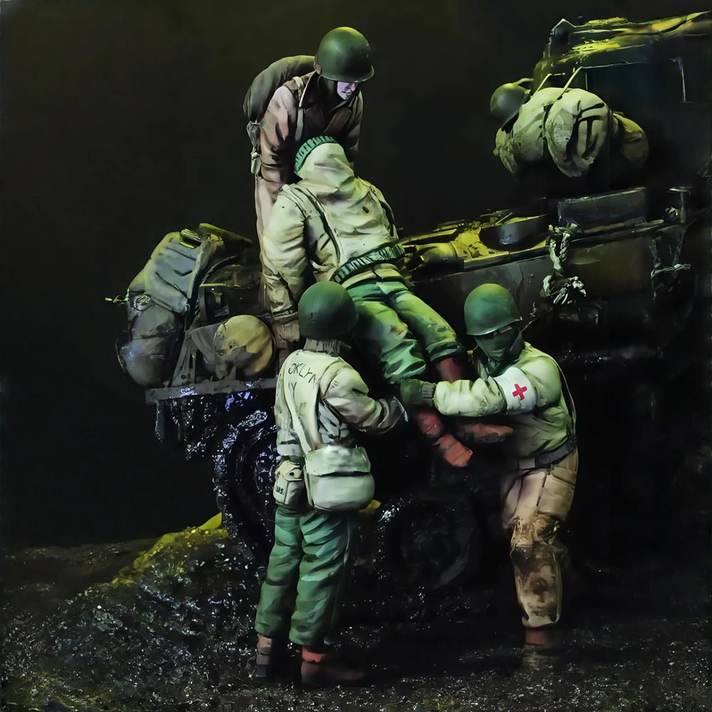 1/35 Modern Tactical Team Evacuating Casualty on Motorcycle, 4 Figures, Resin Model Figure Kit, Unassembled and Unpainted