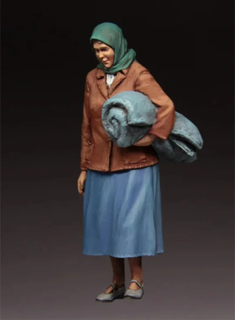 1/35 WWII Soviet Women Refugees, 2 Figures, Resin Model Figure Kit, Unassembled and Unpainted